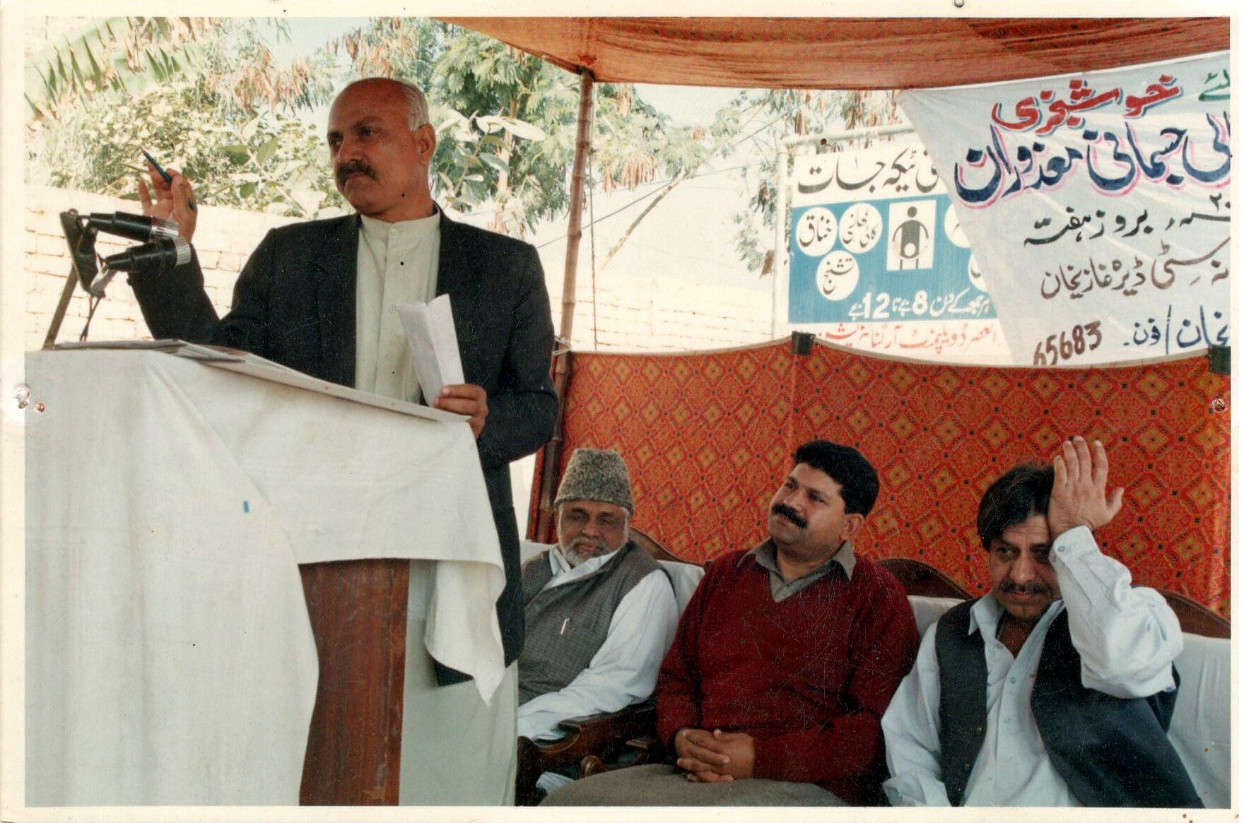 Speaker addressing a community physiotherapy awareness event